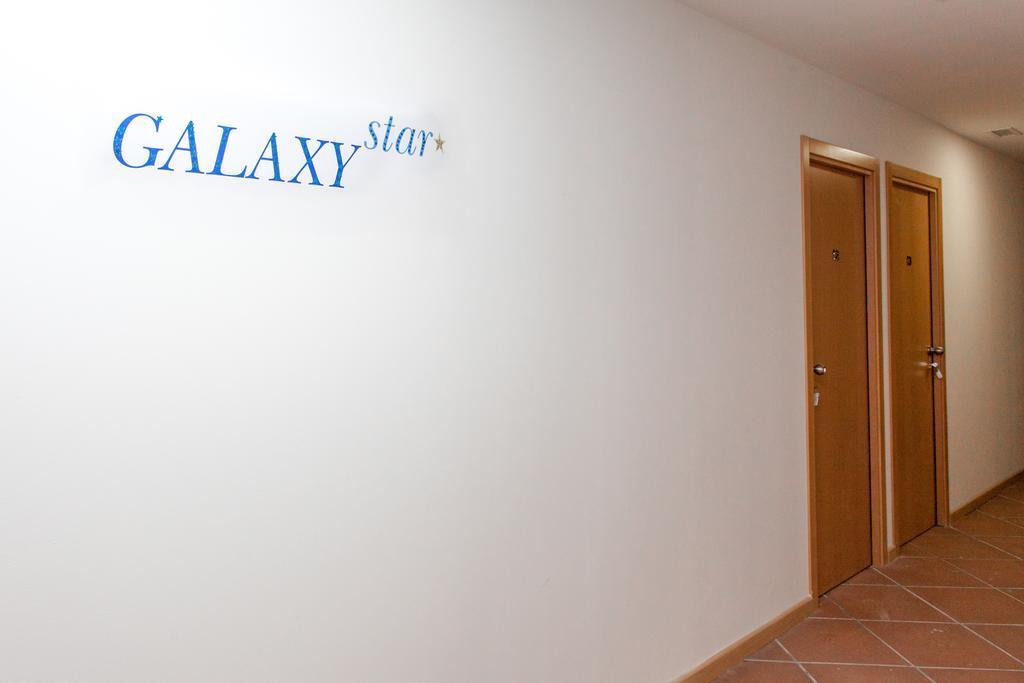 Galaxystar Hostel Barcelona Luaran gambar