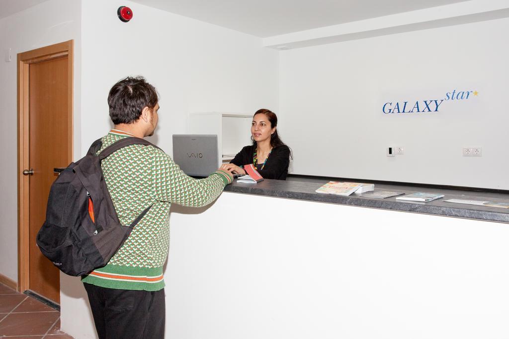 Galaxystar Hostel Barcelona Luaran gambar